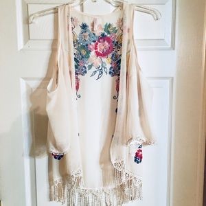 XHILARATION top! Size S never worn.